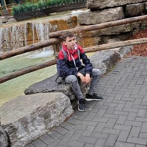 Meet your Posher, Charles-Éric